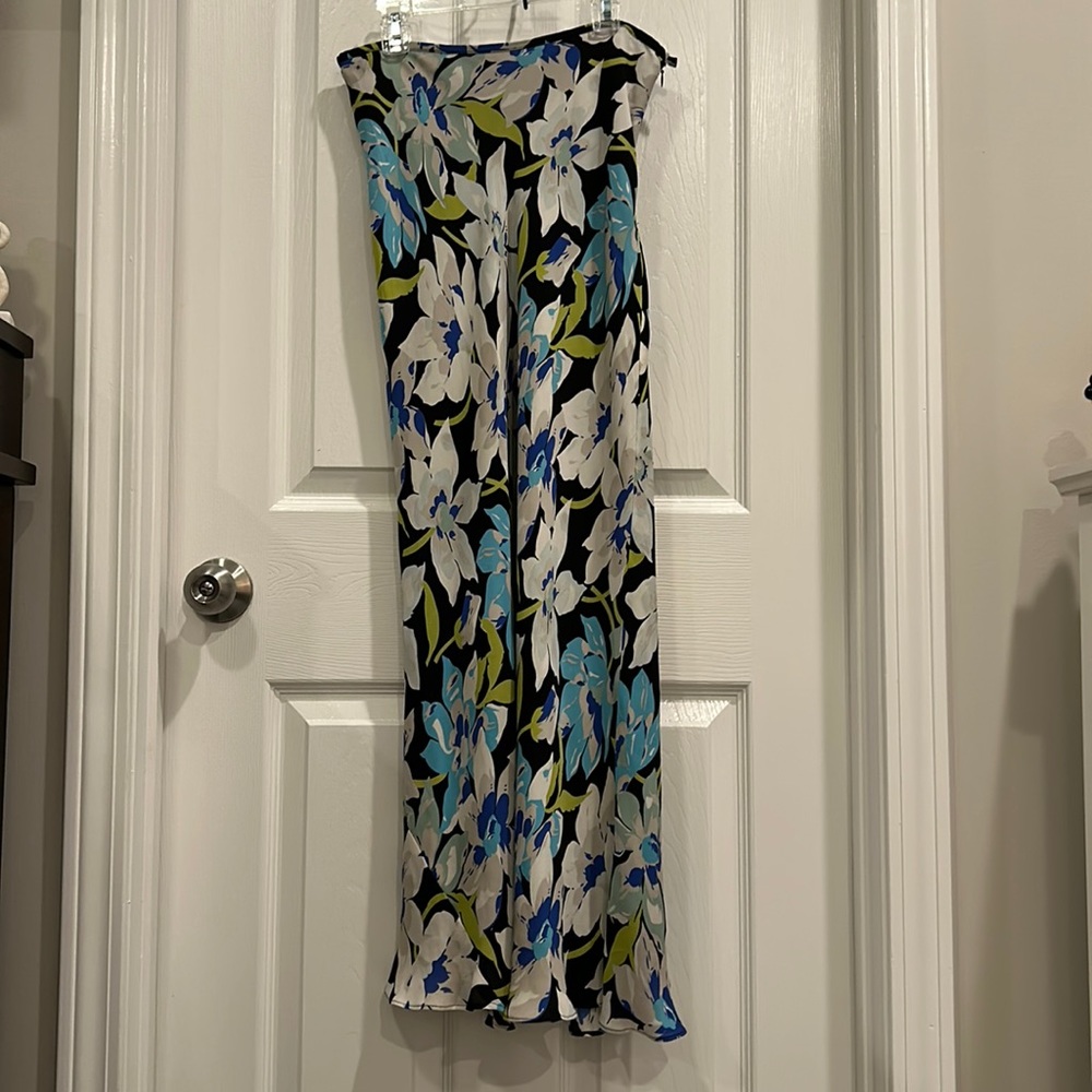 Casual Corner size 6 ankle length floral skirt